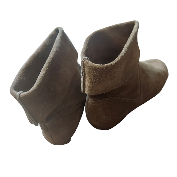 7.5 Trackers tan booties - Picture 3 of 6